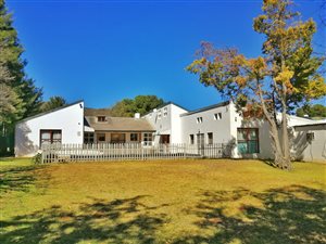 4 Bed House in Uniondale