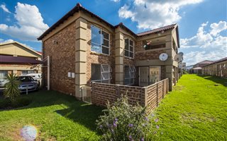 2 Bedroom Townhouse in Liefde en Vrede
