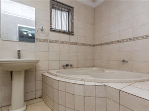 4 Bed House in Dobsonville