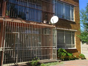 2 Bed Apartment in Vereeniging Central