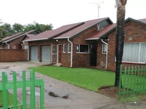 3 Bed Townhouse in Kempton Park CBD