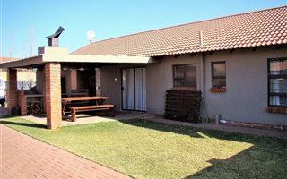 3 Bedroom Duet in Pellissier