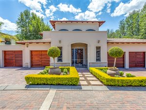 5 Bed House in Bryanston