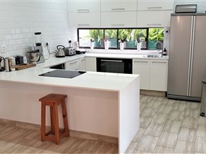 4 Bed House in Sunnyridge