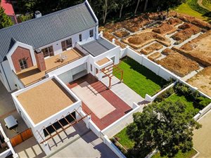 3 Bed House in Somerset West Central