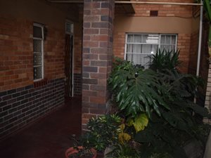 2 Bed Apartment in Troyeville
