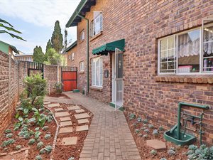3 Bed Townhouse in Glen Marais