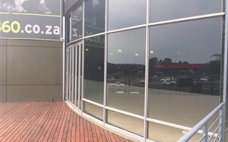 300 m² Retail Space in Willow Park