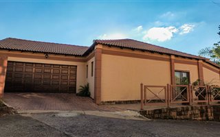 4 Bedroom House in Amandasig