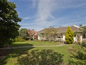3 Bed House in Bergvliet