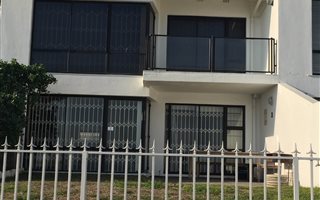 2 Bedroom Townhouse in Bloubergstrand