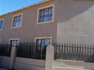 Bachelor apartment in Ebony Park