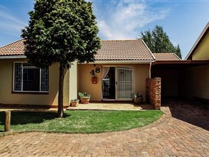 2 Bed Townhouse in Pomona