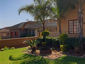 4 Bed House in Bendor