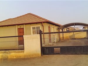 3 Bed House in Nellmapius