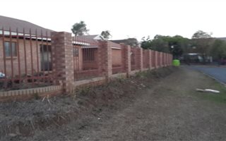 3 Bedroom Simplex in Hayfields