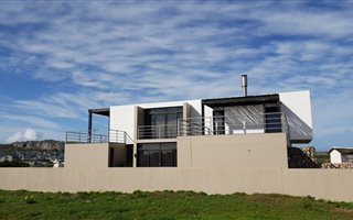 3 Bedroom House in Waterfront