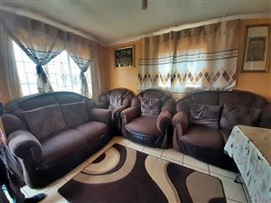 3 Bed House in Villa Liza