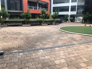 102 m² Commercial space in New Town Centre (Gateway)