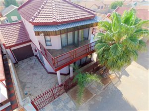 4 Bed House in Doornkop