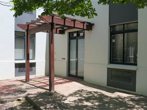 86 m² Land available in Somerset West Central