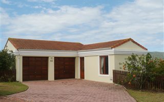3 Bedroom House in Hunters Home