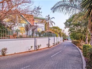 2 Bed Townhouse in Rietvalleirand