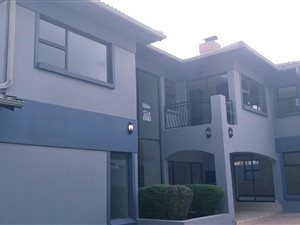 4 Bed House in Kyalami Gardens