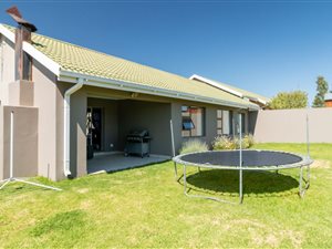 3 Bed House in Hillside
