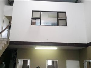 120 m² Commercial space in Waterfall