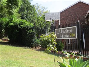 2 Bed Apartment in Moreleta Park