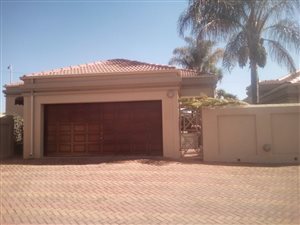 3 Bed Townhouse in Centurion Golf Estate