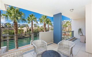 2 Bedroom Apartment in Waterfront