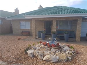3 Bedroom House in Still Bay West