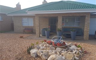 3 Bedroom House in Still Bay West