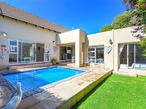 3 Bed House in Cedar Lakes