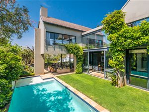 5 Bed House in Bryanston