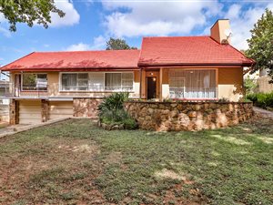 4 Bed House in Blairgowrie