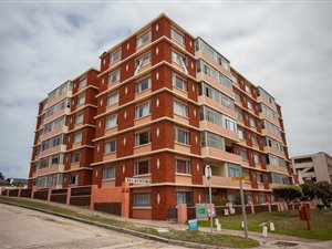 2 Bed Apartment in Humewood