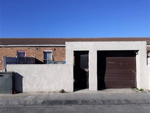 4 Bed House in Lentegeur