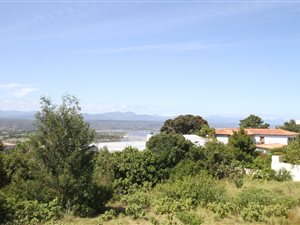 802 m² Land available in Plettenberg Bay