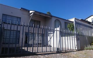 6 Bedroom House in Westdene