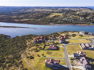 950 m² Land available in Glen Gariff