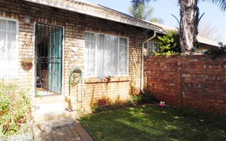 2 Bedroom Simplex in Wierda Park
