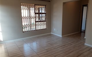 2 Bedroom Apartment in Northcliff Ext 15