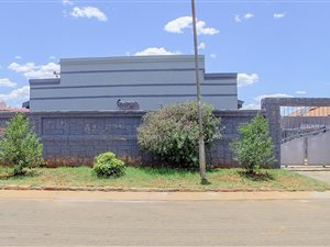 3 Bedroom House in Lenasia