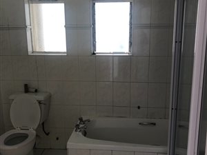 2 Bed Apartment in Humewood
