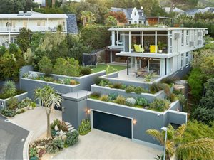 6 Bed House in Higgovale