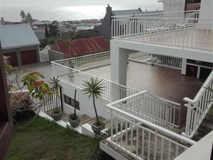 4 Bed House in Mossel Bay Central