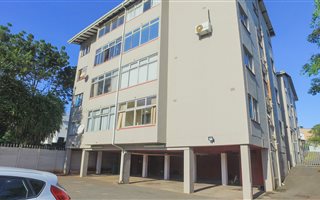 2 Bedroom Apartment in Amanzimtoti